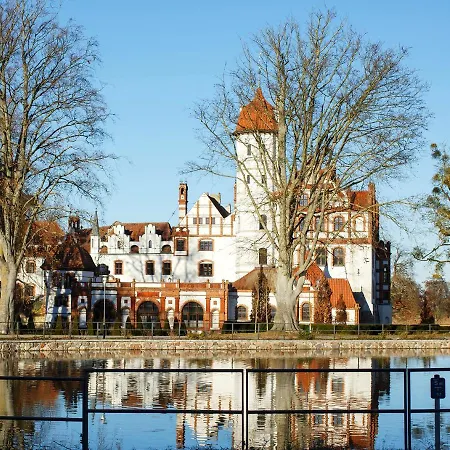 Basedow * Basedow (Mecklenburg-Vorpommern)